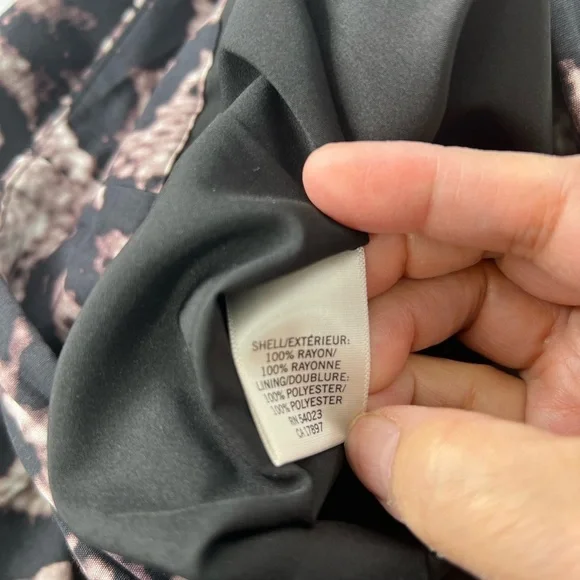 Banana Republic Black and Cream Pencil Skirt - Picture 5 of 11